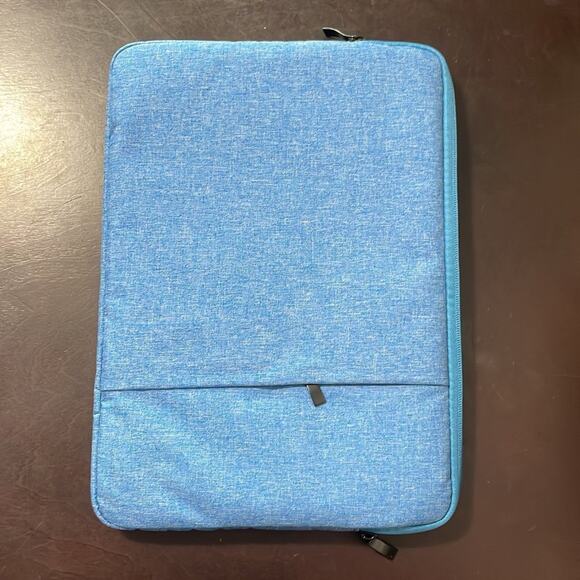MacBook Air 13”3 shell and blue soft case - Picture 3 of 5